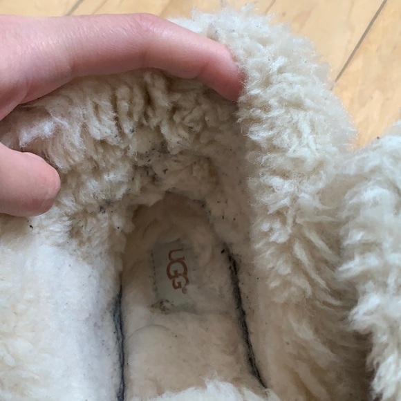 Ugg Moccasins - Picture 4 of 6